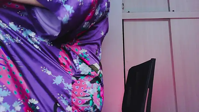 purple em69 online show from 27, 9, 2025