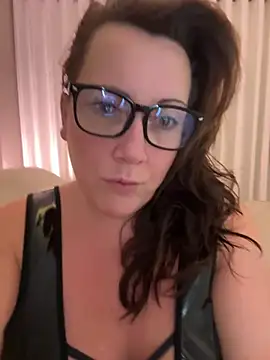 Snapshot of xsexycurvymilf chatting on 16, 1, 2025 xsexycurvymilf online show from 16, 1, 2025
