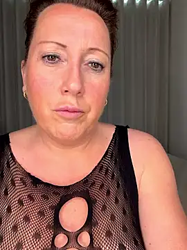 xsexycurvymilf online show from 23, 3, 2026