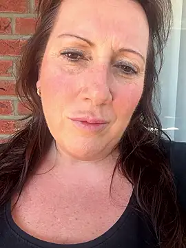 xsexycurvymilf online show from 8, 4, 2026