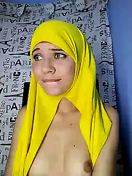 Snapshot of hanaa_18 chatting on 6, 12, 2024 hanaa 18 online show from 6, 12, 2024