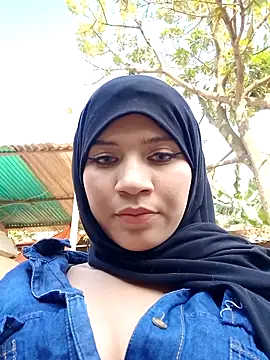 Snapshot of hanaa_18 chatting on 13, 2, 2025 hanaa 18 online show from 13, 2, 2025