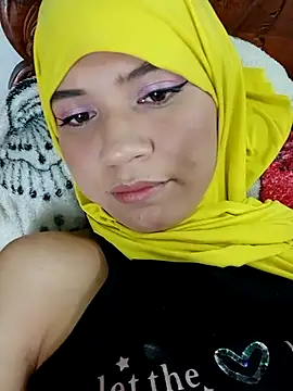 Snapshot of hanaa_18 chatting on 16, 2, 2025 hanaa 18 online show from 16, 2, 2025