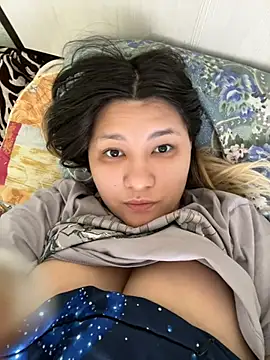 Snapshot of Olivialili chatting on 2, 3, 2025 Olivialili online show from 2, 3, 2025