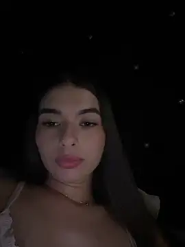 Coralinee 01 online show from 26, 4, 2026