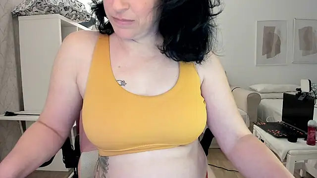 emmita69  online show from 6, 3, 2025