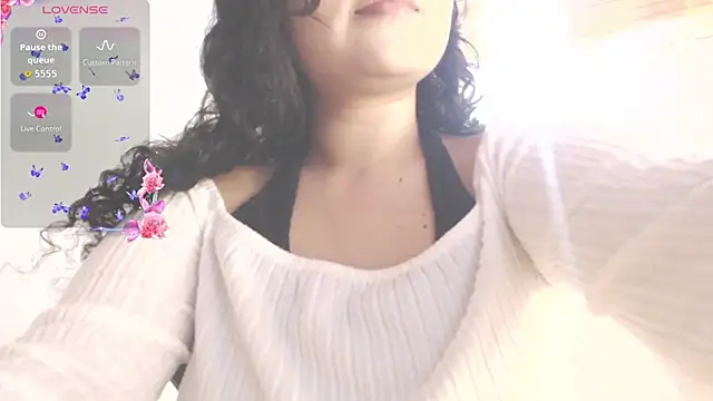 Snapshot of Amara18_ chatting on 18, 12, 2025 Amara18 online show from 18, 12, 2025