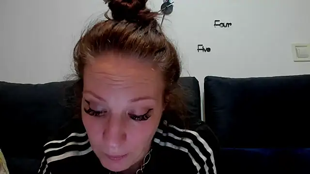 VanessaSquirtt online show from 16, 9, 2025