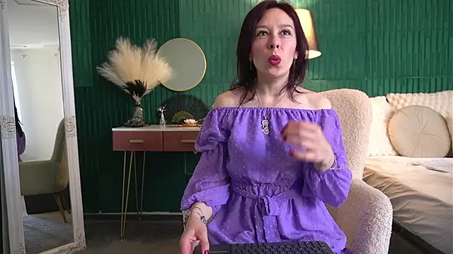 HaileyMoonn online show from 27, 5, 2026