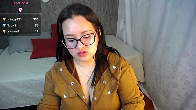 dannarossy  online show from 4, 1, 2025