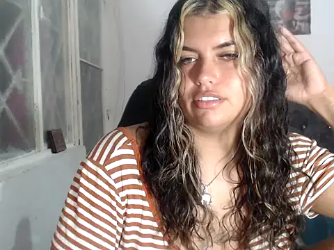 Snapshot of sweetkitty_16 chatting on 26, 9, 2025 sweetkitty 16 online show from 26, 9, 2025