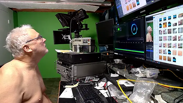 ButtCrackShowing-OOPS online show from 13, 3, 2026