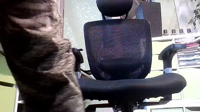 Snapshot of boy-nude chatting on 9, 12, 2024 boy-nude online show from 9, 12, 2024