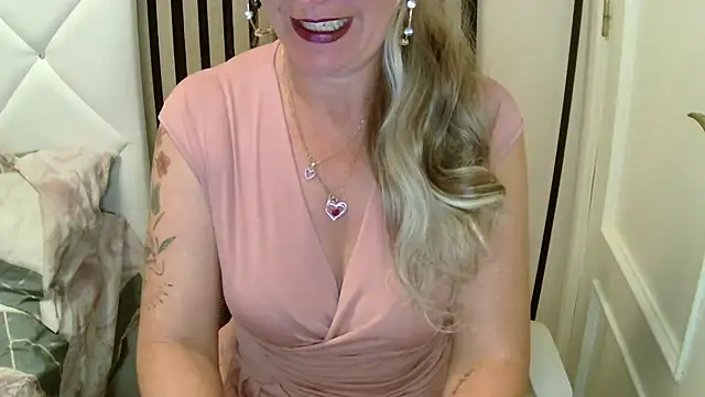 xxNoeliaxx online show from 10, 3, 2026