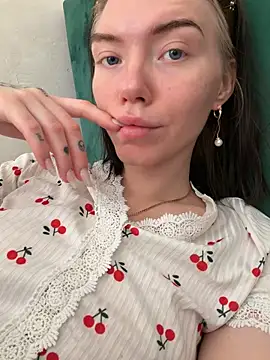Snapshot of Lisaaa_Alisa chatting on 28, 4, 2026 Lisaaa Alisa online show from 28, 4, 2026