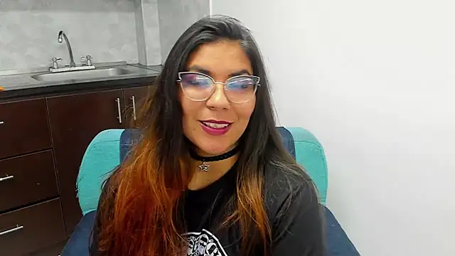 Luna Dumont online show from 6, 2, 2025