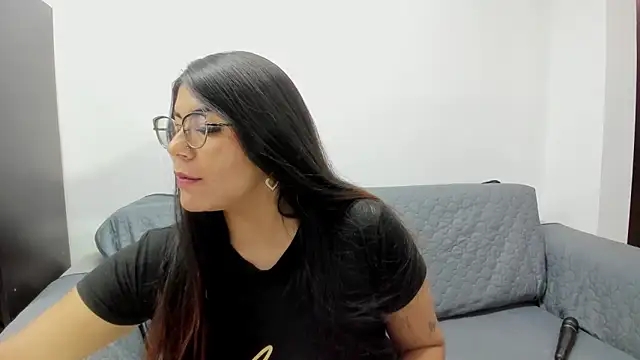 Luna Dumont online show from 2, 11, 2025