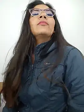 Snapshot of Luna_Dumont chatting on 21, 5, 2026 Luna Dumont online show from 21, 5, 2026