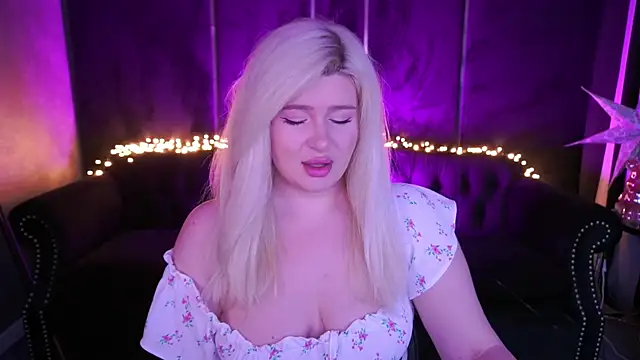 CocoSecretss online show from 24, 4, 2026