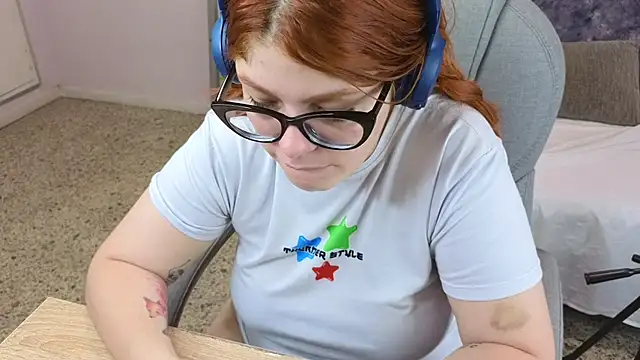 lucie nicolls online show from 14, 1, 2025