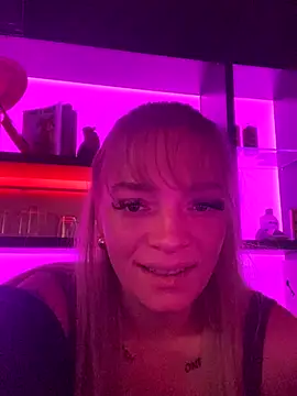 Snapshot of LizzyLush_ chatting on 18, 9, 2025 LizzyLush online show from 18, 9, 2025