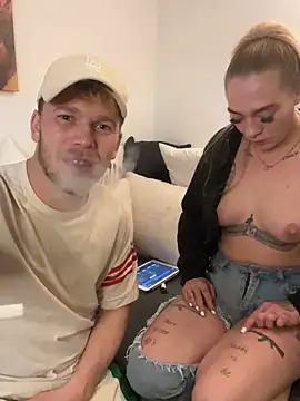 Snapshot of LizzyLush_ chatting on 31, 10, 2025 LizzyLush online show from 31, 10, 2025