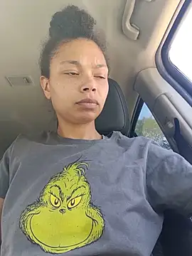Snapshot of Trashy33 chatting on 15, 5, 2026 Trashy33 online show from 15, 5, 2026