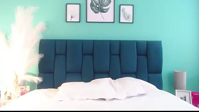 NicollColeman online show from 4, 3, 2025