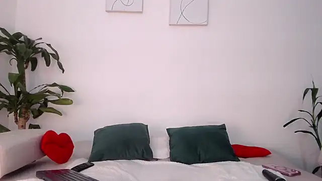 NicollColeman online show from 24, 11, 2025