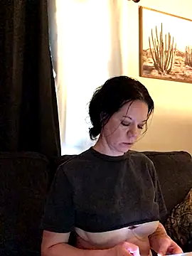 SidneyRaee online show from 6, 10, 2025