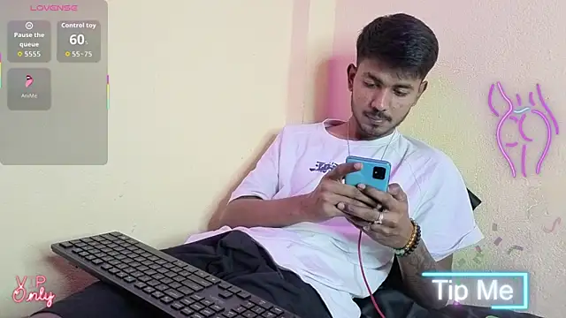 Snapshot of just_fucks chatting on 4, 2, 2026 just fucks online show from 4, 2, 2026