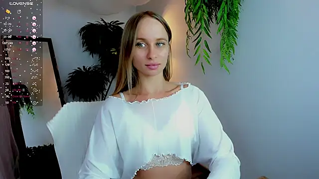 Snapshot of Mad1en chatting on 5, 12, 2024 Mad1en online show from 5, 12, 2024