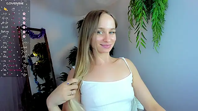 Snapshot of Mad1en chatting on 23, 12, 2024 Mad1en online show from 23, 12, 2024