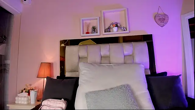 emmy r online show from 22, 4, 2026