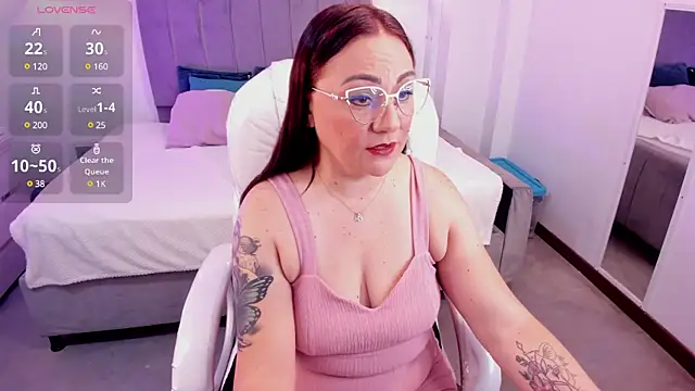 lady nylon  online show from 28, 1, 2025