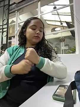 CurlyGirl 1 online show from 9, 1, 2025