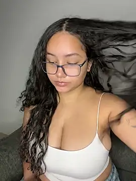 CurlyGirl 1 online show from 11, 3, 2025