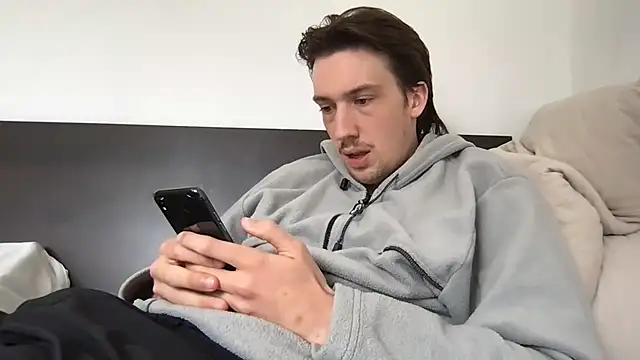 Snapshot of hungandfun05 chatting on 2, 4, 2026 hungandfun05 online show from 2, 4, 2026