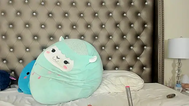 NadiaLyla online show from 18, 7, 2026
