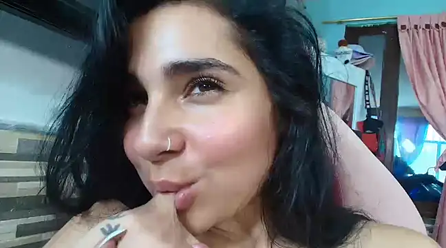 Meganmilk1 online show from 20, 12, 2024