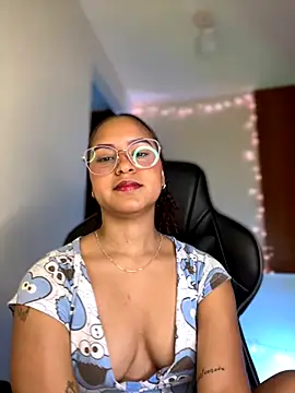 Snapshot of gretta_kler1 chatting on 6, 12, 2024 gretta kler1 online show from 6, 12, 2024