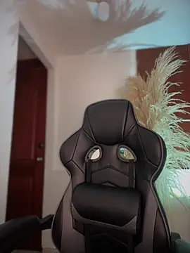 gretta kler1 online show from 10, 10, 2025