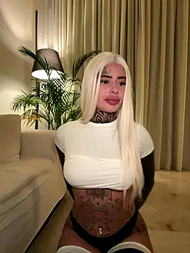 Snapshot of bambixboo chatting on 8, 10, 2025 bambixboo online show from 8, 10, 2025
