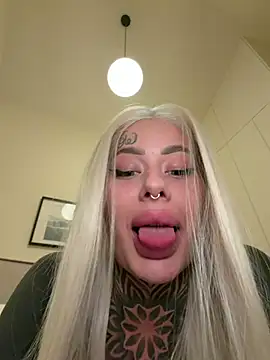 Snapshot of bambixboo chatting on 4, 5, 2026 bambixboo online show from 4, 5, 2026