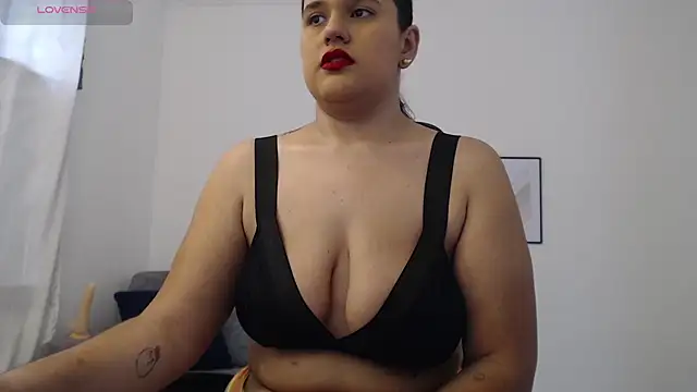 natalia curvy1 online show from 24, 9, 2025