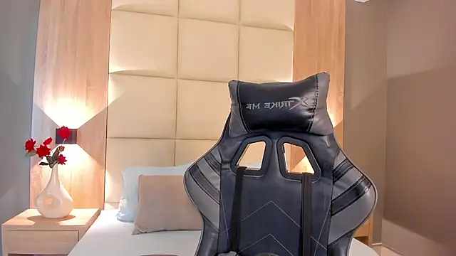 megan cooper28 online show from 21, 10, 2025