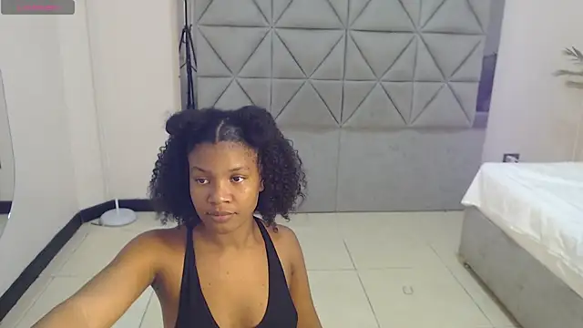 genesis moretz online show from 21, 4, 2026