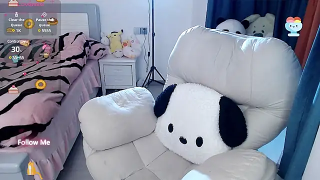 Snapshot of Sweet-18wanwan chatting on 5, 1, 2025 Sweet-18wanwan online show from 5, 1, 2025