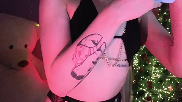 Snapshot of SandraBoyl chatting on 20, 12, 2025 SandraBoyl online show from 20, 12, 2025