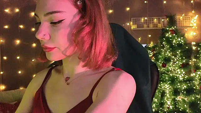 Snapshot of SandraBoyl chatting on 23, 12, 2025 SandraBoyl online show from 23, 12, 2025